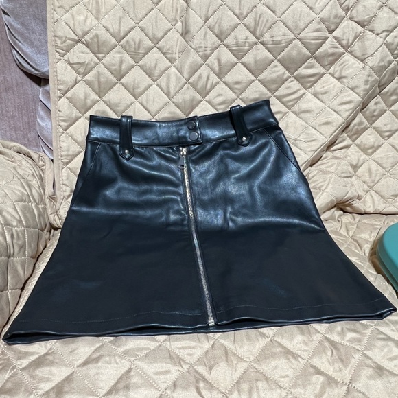 7 For all Mankind leather like mini skirt - Picture 2 of 7
